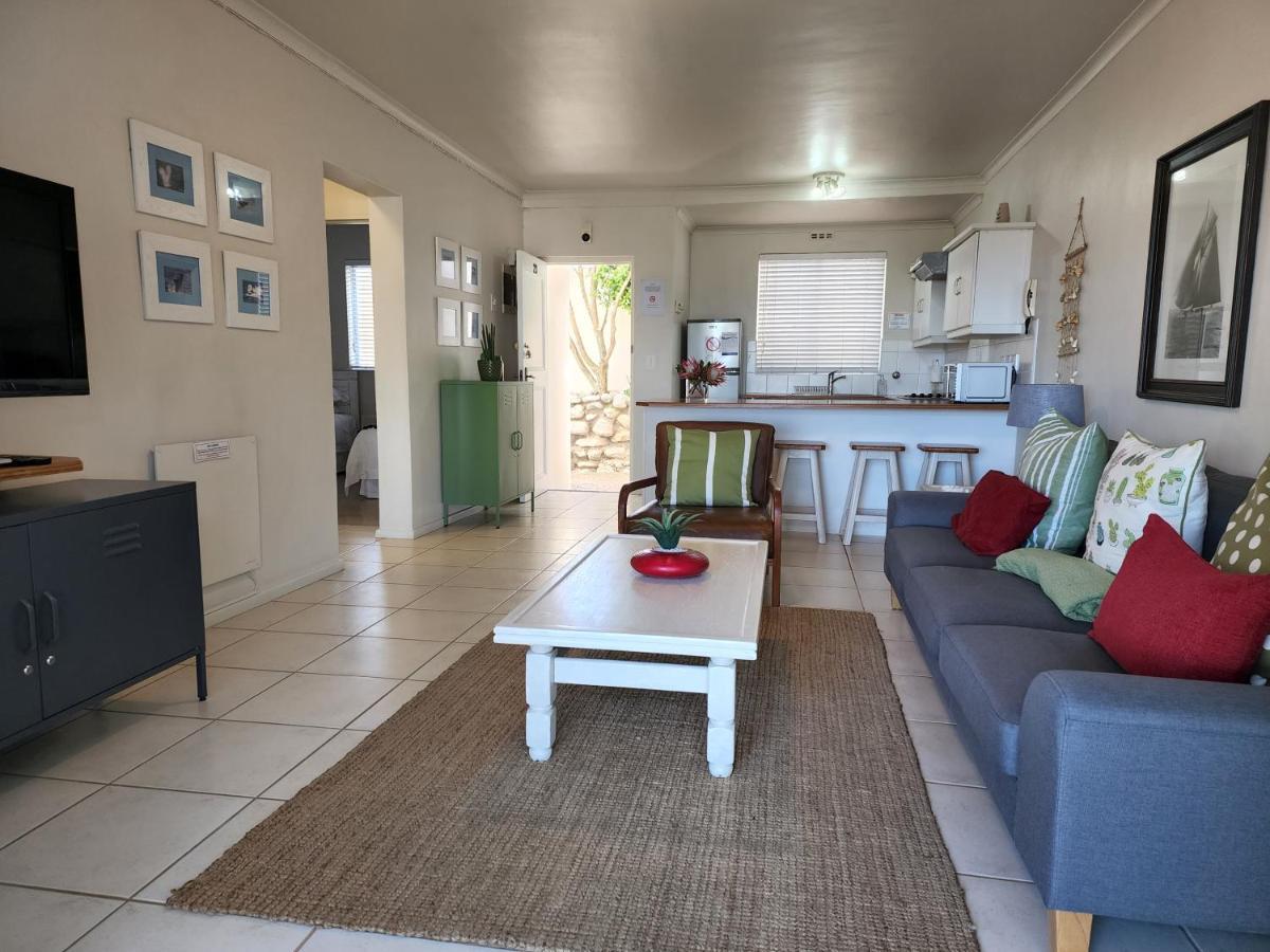 The Potting Shed Self Catering Apartment Hermanus Exterior photo