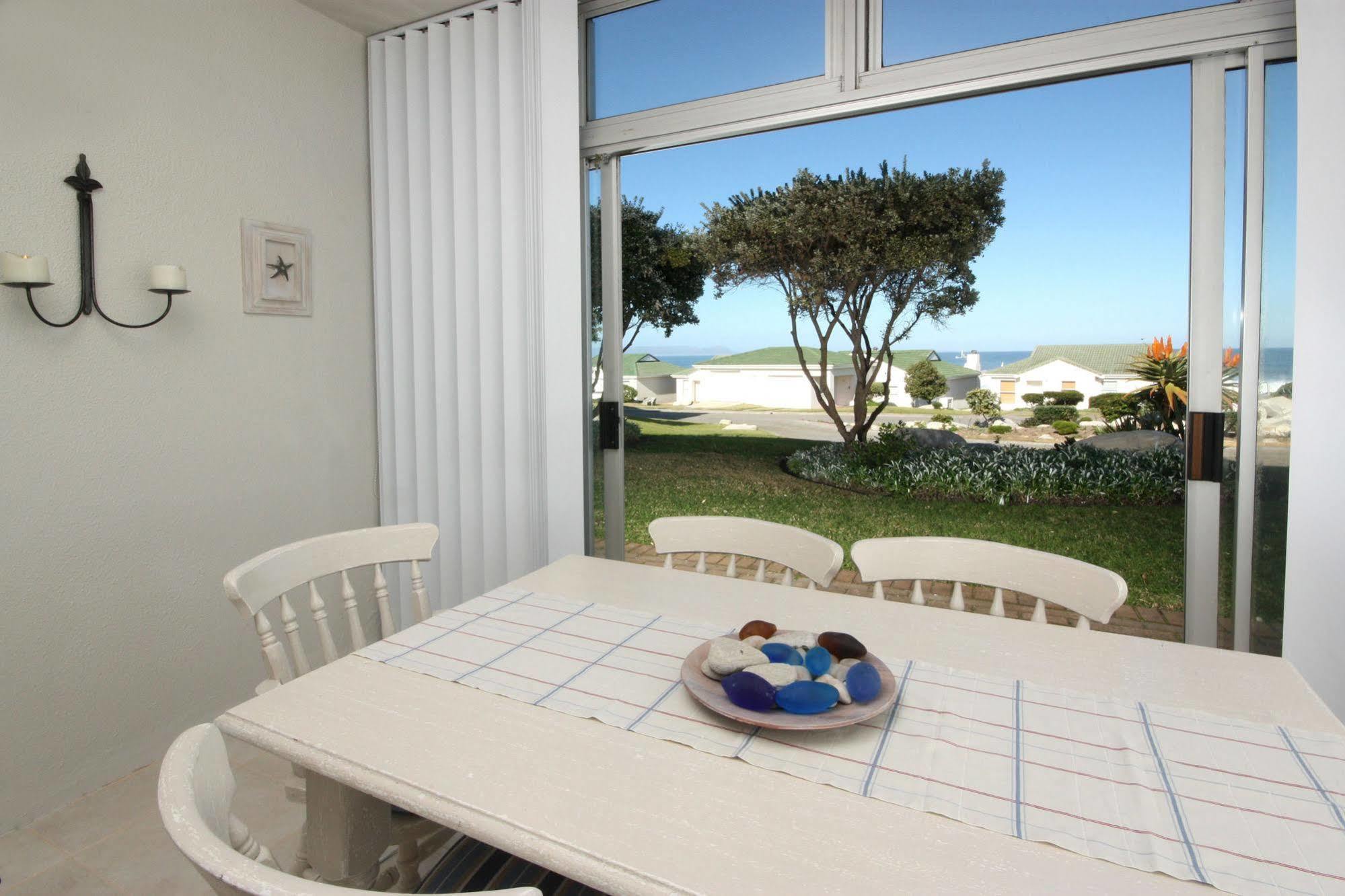 The Potting Shed Self Catering Apartment Hermanus Exterior photo