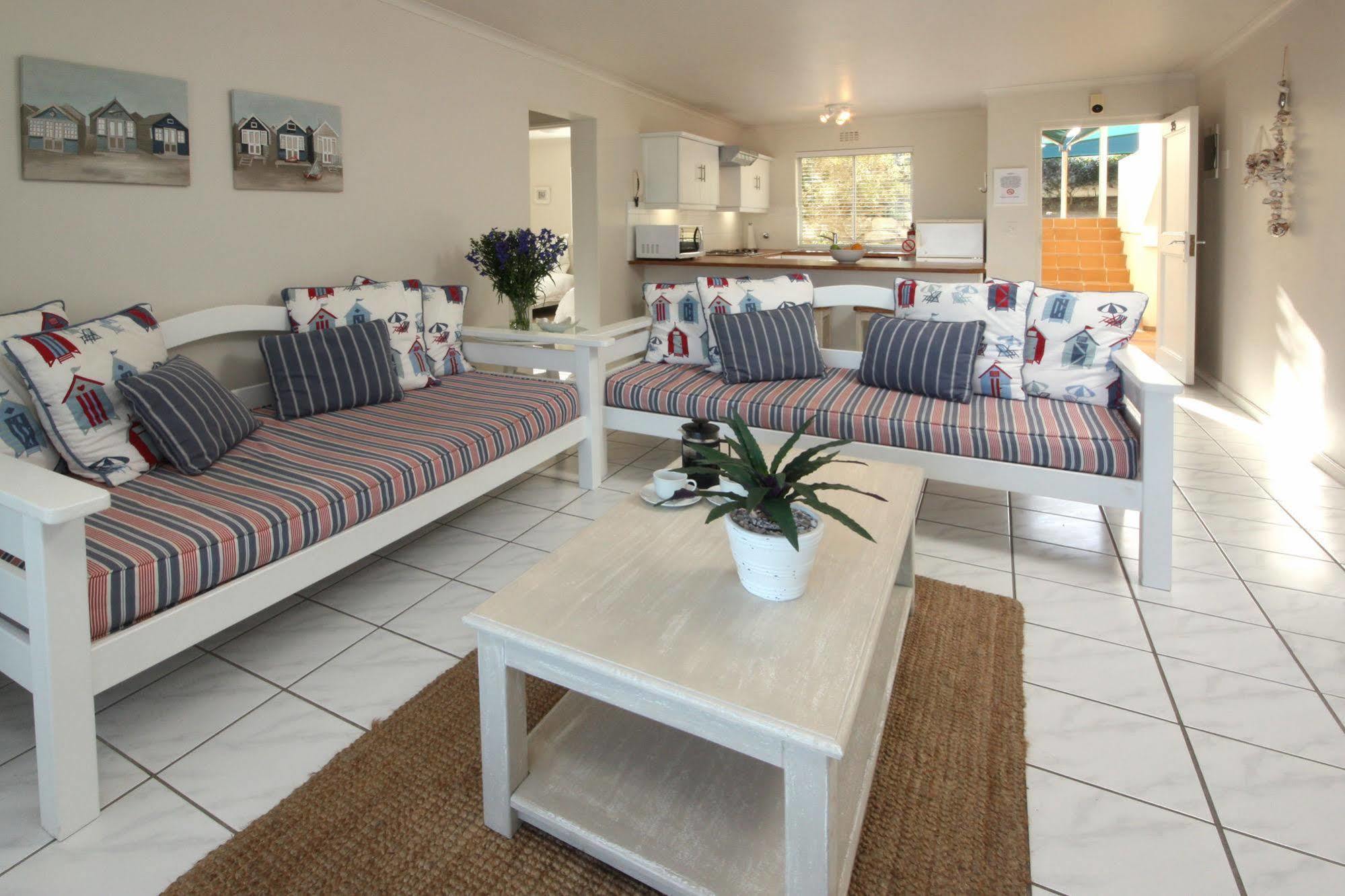 The Potting Shed Self Catering Apartment Hermanus Exterior photo